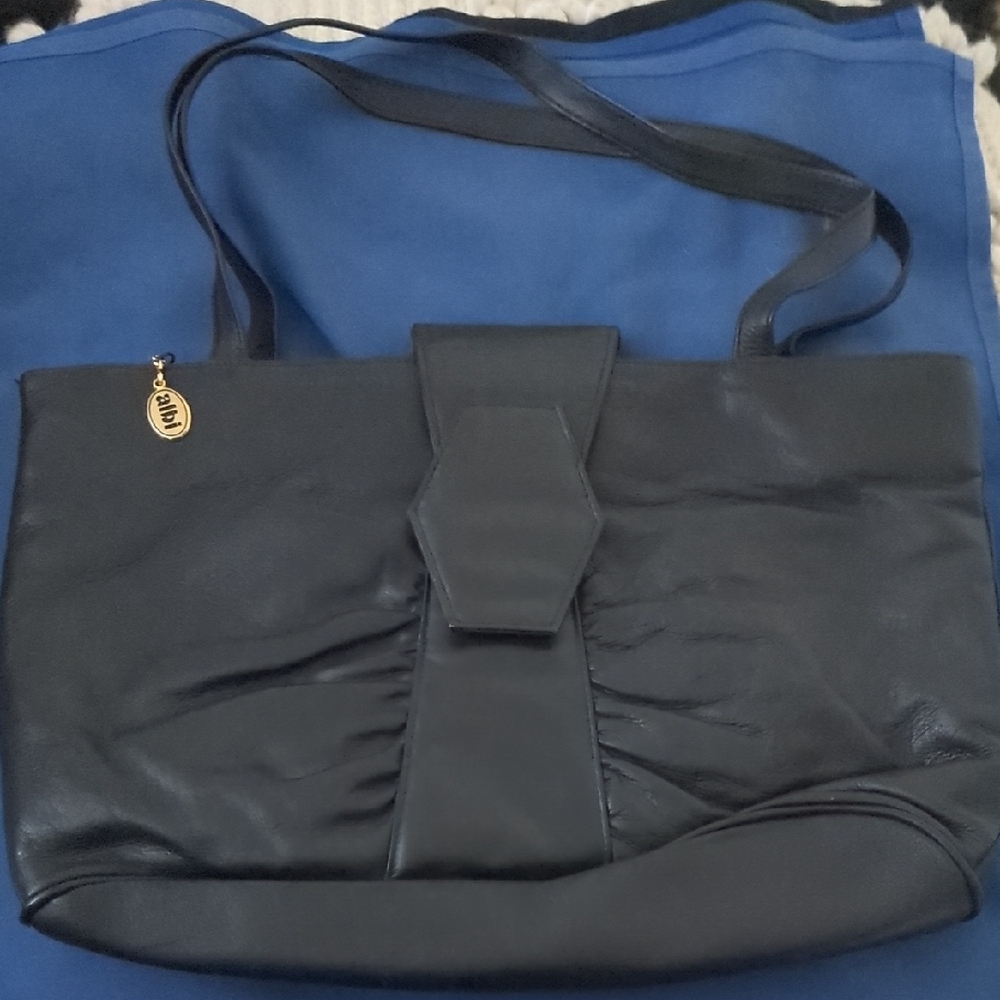 Vintage albi Genuine Black Leather Shoulder Bag Very Spacious Now Only $40